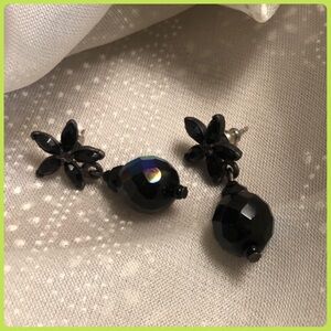 NWT Robert Rose Black Earrings